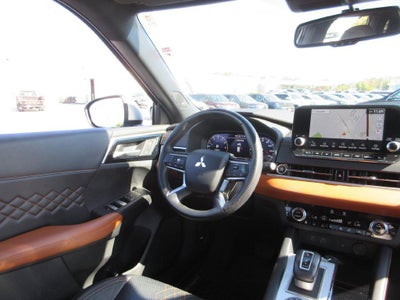 2023 Mitsubishi Outlander SEL