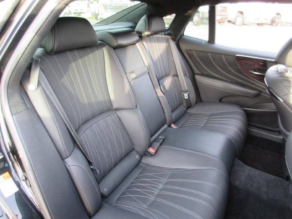 2022 Lexus LS 