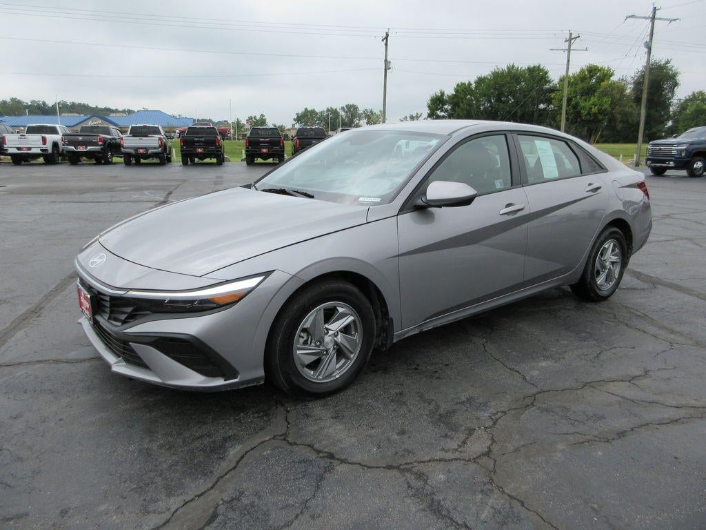 2025 Hyundai Elantra SE