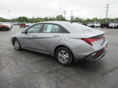 2025 Hyundai Elantra SE
