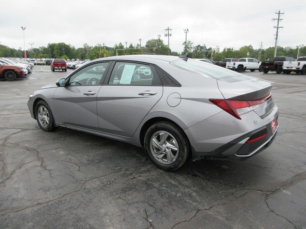 2025 Hyundai Elantra SE