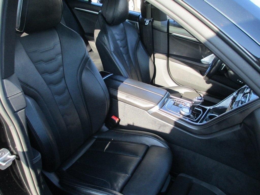 2020 BMW 8 Series M850i