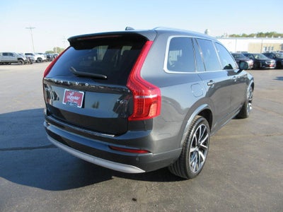 2022 Volvo XC90 T6 Momentum 7 Passenger