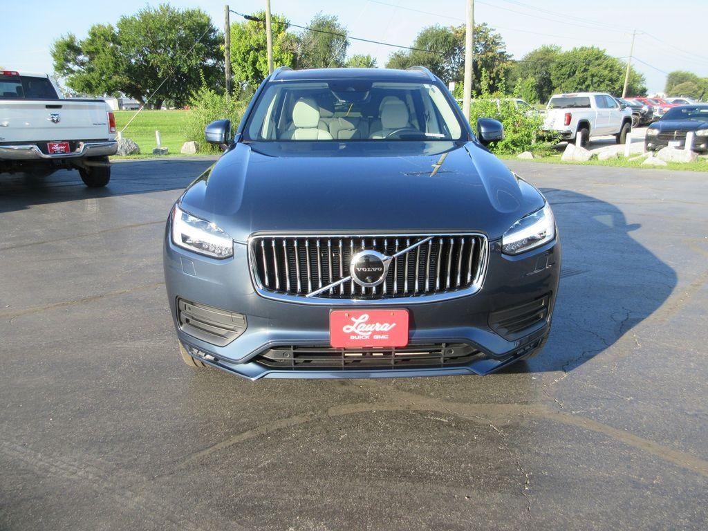 2022 Volvo XC90 T6 Momentum 7 Passenger