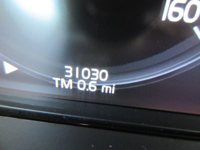 2022 Volvo XC90 T6 Momentum 7 Passenger