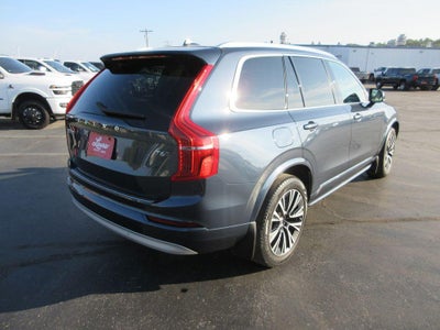 2022 Volvo XC90 T6 Momentum 7 Passenger