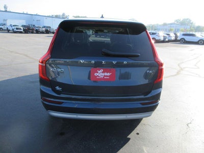 2022 Volvo XC90 T6 Momentum 7 Passenger