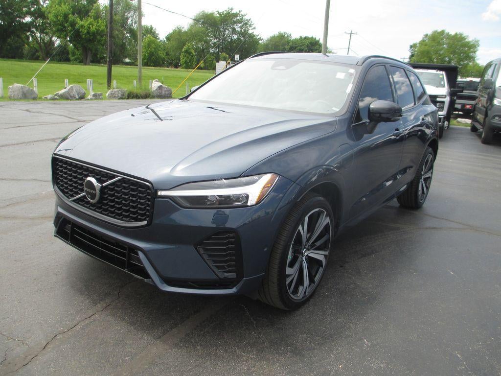 2024 Volvo XC60 Recharge Plug-In Hybrid T8 Ultimate Dark Theme