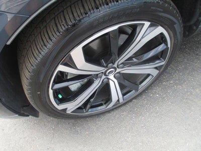 2024 Volvo XC60 Recharge Plug-In Hybrid T8 Ultimate Dark Theme