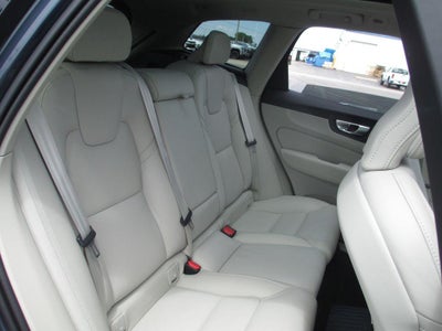 2024 Volvo XC60 Recharge Plug-In Hybrid T8 Ultimate Dark Theme