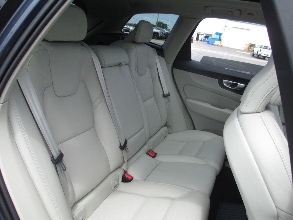 2024 Volvo XC60 Recharge Plug-In Hybrid T8 Ultimate Dark Theme