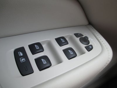 2024 Volvo XC60 Recharge Plug-In Hybrid T8 Ultimate Dark Theme