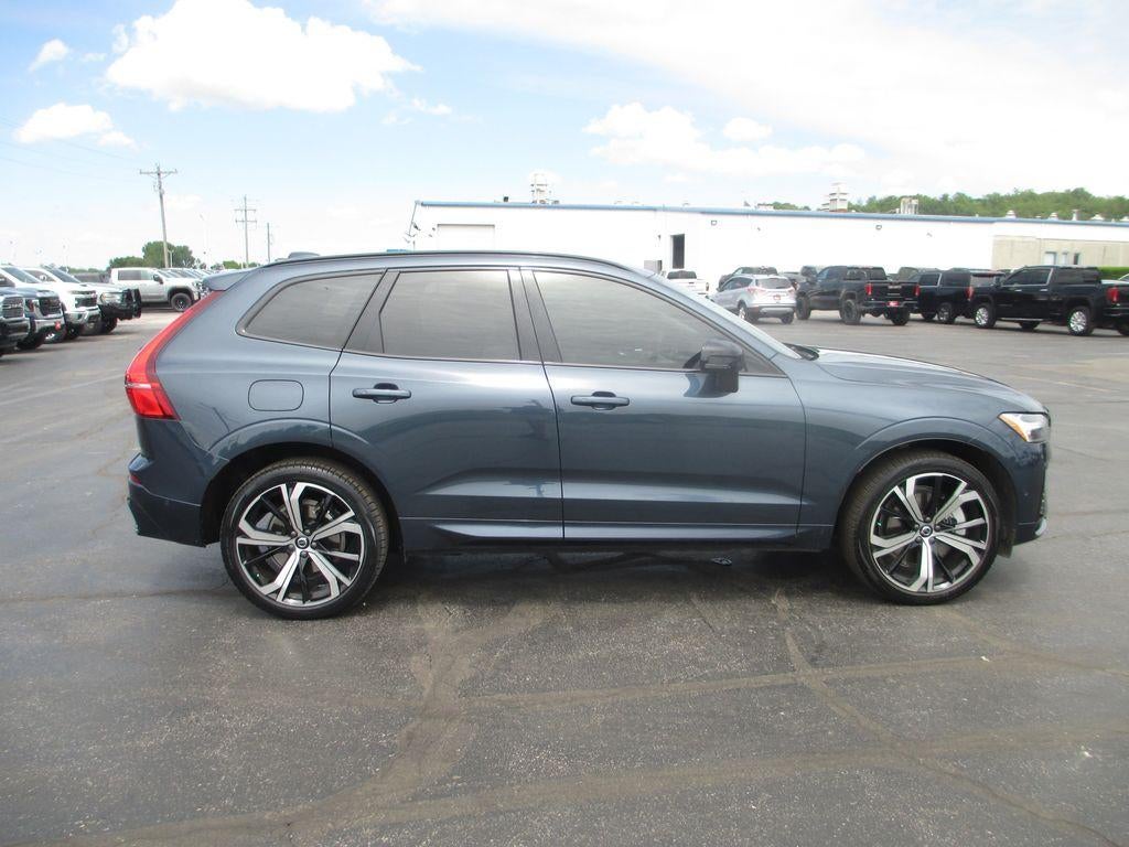 2024 Volvo XC60 Recharge Plug-In Hybrid T8 Ultimate Dark Theme