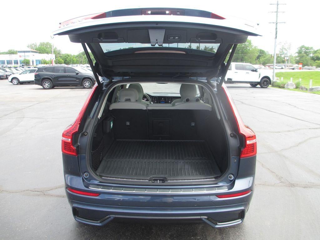 2024 Volvo XC60 Recharge Plug-In Hybrid T8 Ultimate Dark Theme